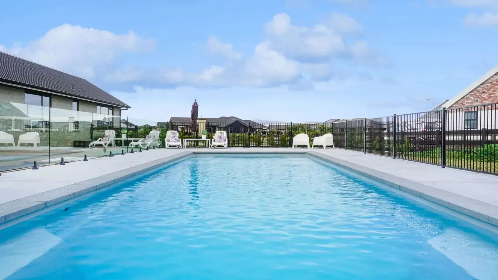 Coastline pool — 10 x 4.4 m large fibreglass swimming pool